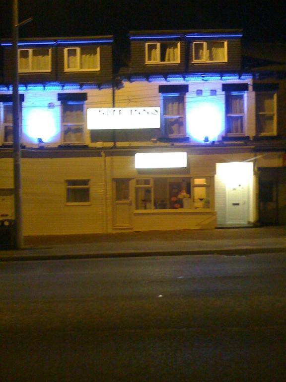 Nite Inn Bed & Breakfast Leeds  Bagian luar foto